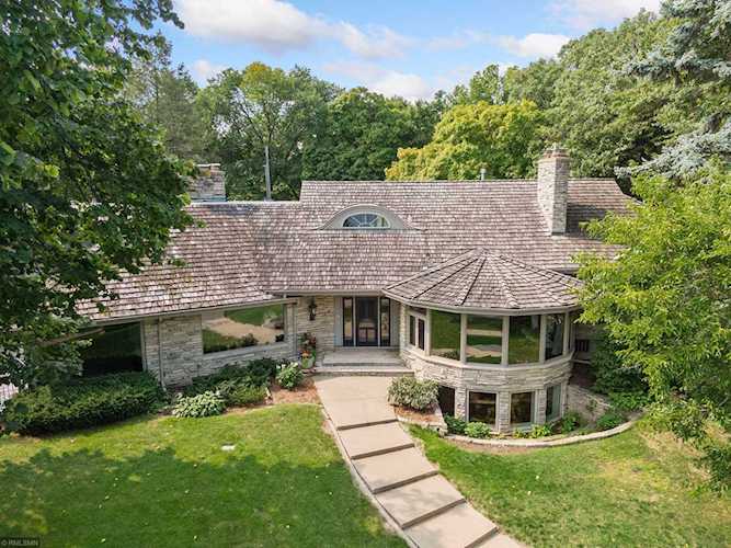 2728 W Lake of The Isles Parkway Minneapolis, MN 55416