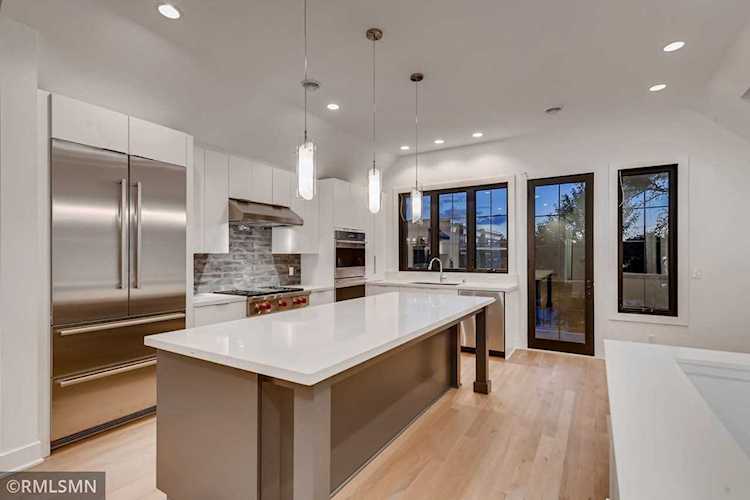 5043 Ewing Avenue S #201 Minneapolis, MN 55410