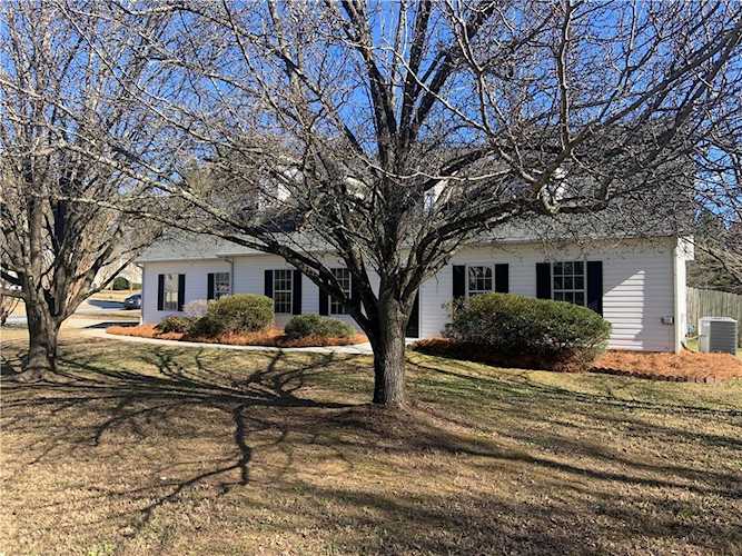 236 Fox Run Loganville, GA 30052