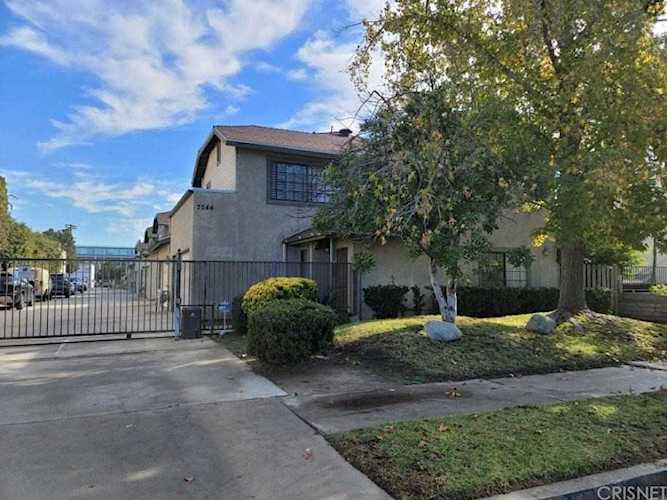 7046 De Celis Place #6 Lake Balboa, CA 91406
