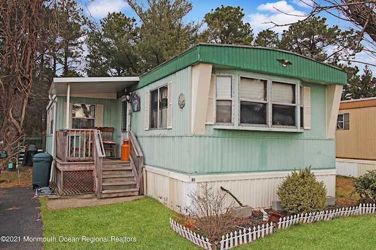 20 Eagle Dr Whiting, NJ 08759