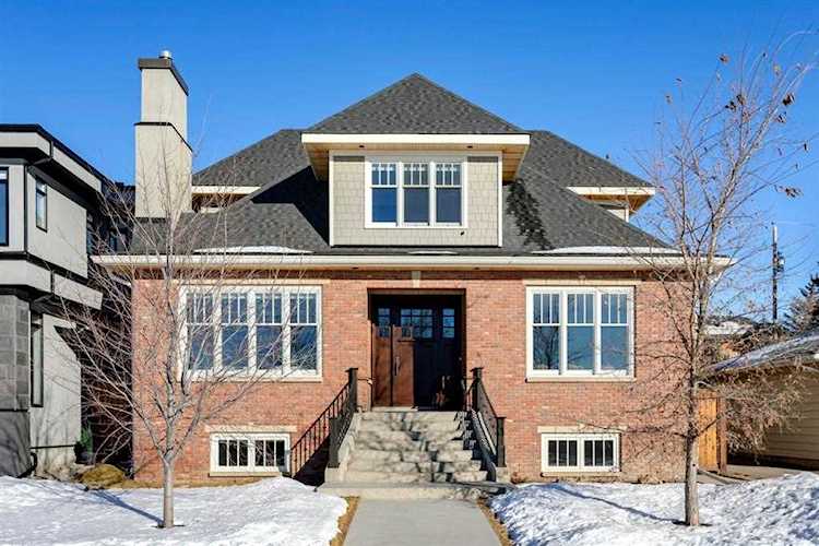 4664 Montalban Dr NW Calgary, AB T3B 1E4