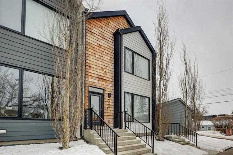 3216 20 St SW Calgary, AB T2T 6T6