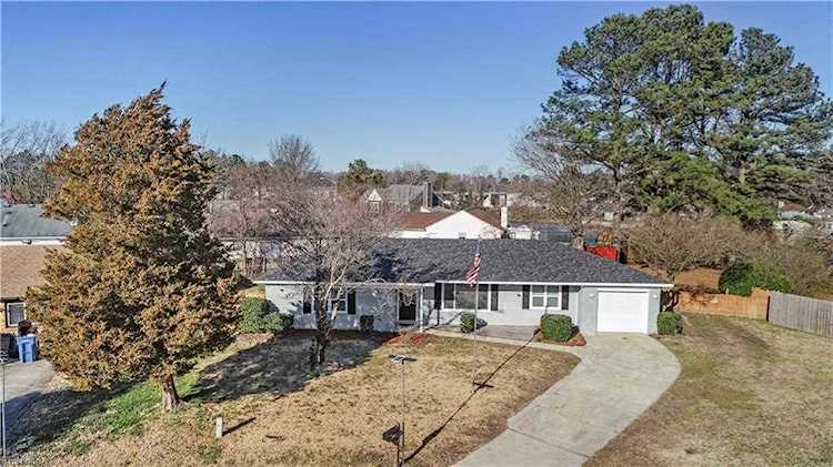 home for sale in Camelot Chesapeake VA 23323 - MLS 10358067 Photo 1