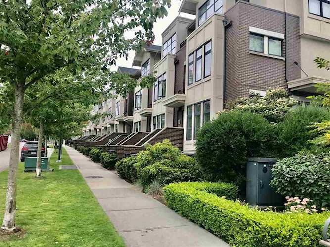 5879 Gray Avenue #9 Vancouver, BC V6S 0A9