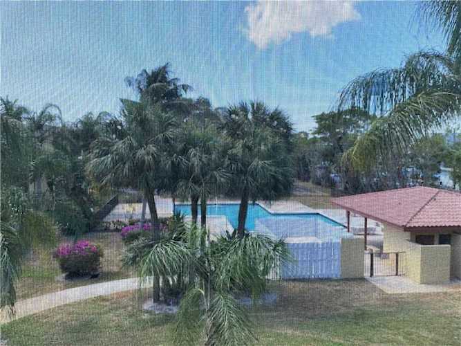 733 SE 1st Way #304 Deerfield Beach, FL 33441