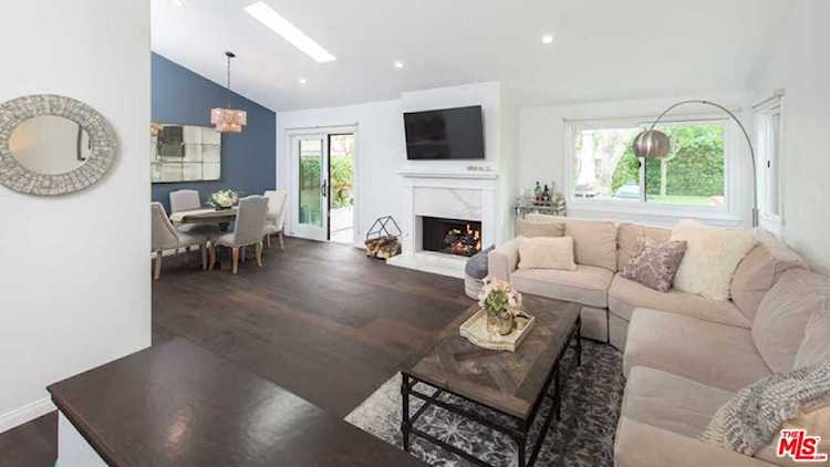 24 Grenada Court Manhattan Beach, CA 90266 | MLS 21682780 Photo 1