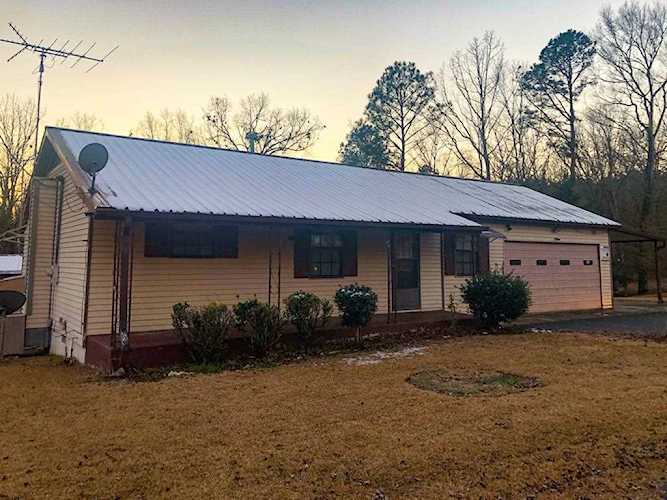 4907 Cr 220 Water Valley, MS 38965