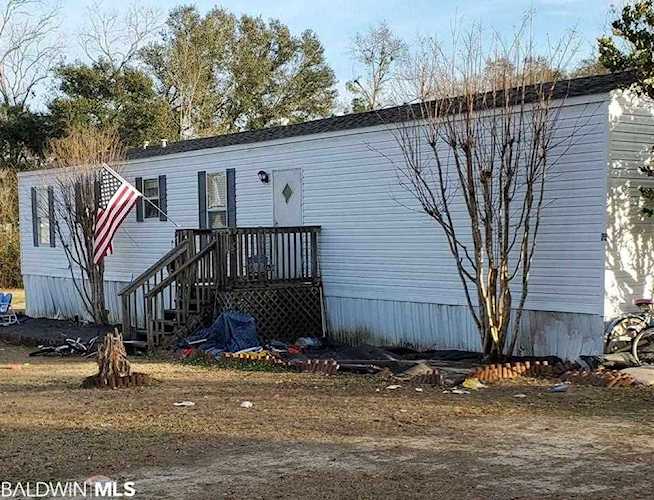 204 S Lark Circle Robertsdale, AL 36567