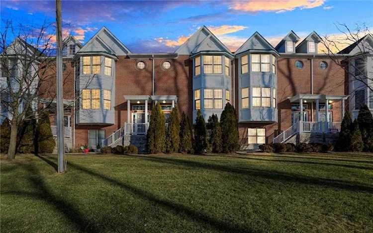 861 Park Trail S Dr Carmel, IN 46032