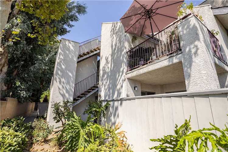 20155 Keswick Street #216 Winnetka, CA 91306