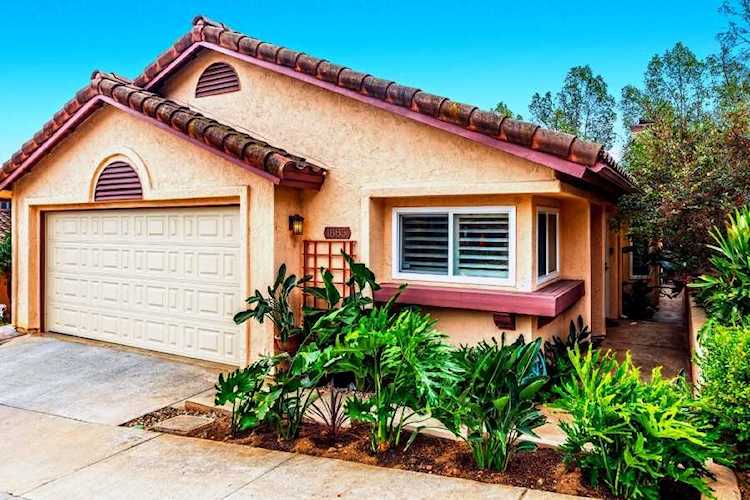 1885 Loreto Gln Escondido, CA 92027