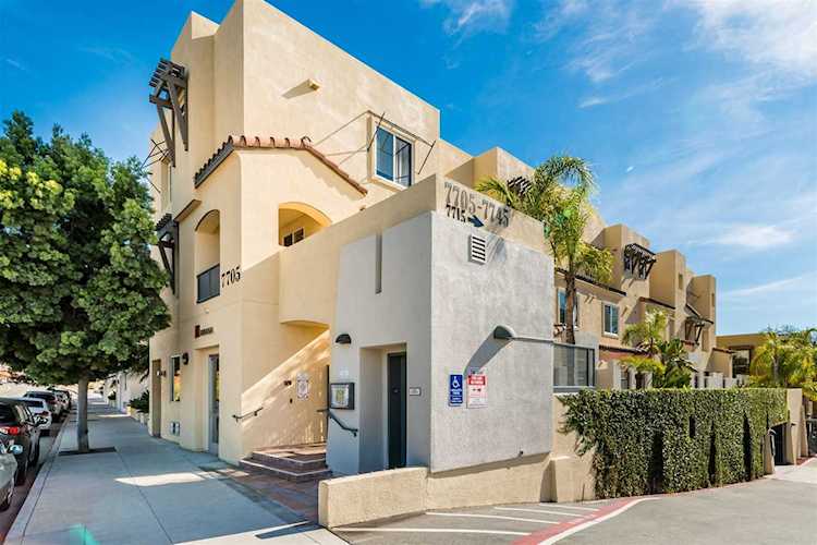 7725 El Cajon Blvd #9 La Mesa, CA 91942