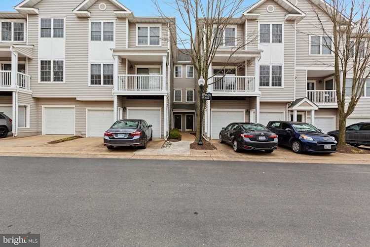 12785 Fair Briar Ln Fairfax, VA 22033 | MLS ® VAFX1175990 Photo 1