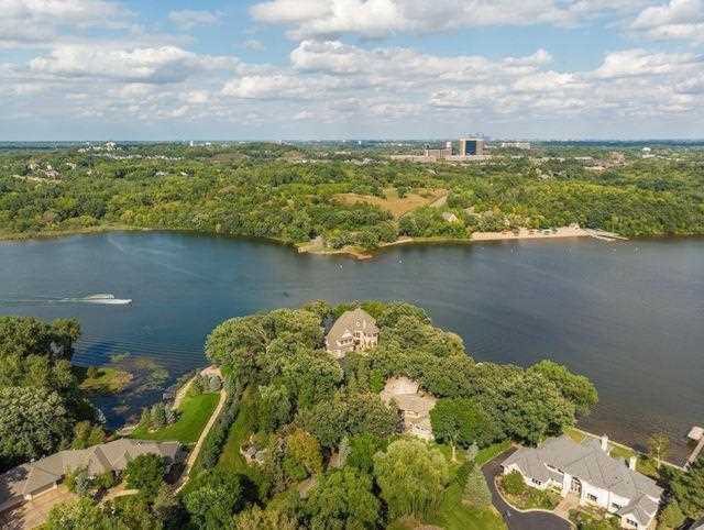 6871 Beach Road Eden Prairie, MN 55344