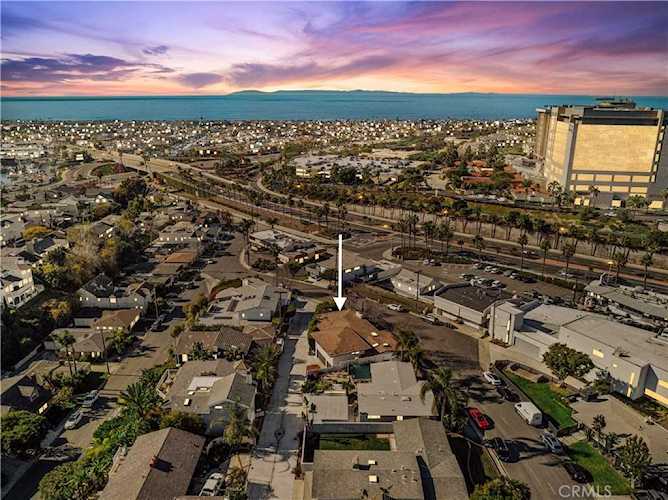 308 Holmwood Drive Newport Beach, CA 92663 | MLS NP21011663 Photo 1