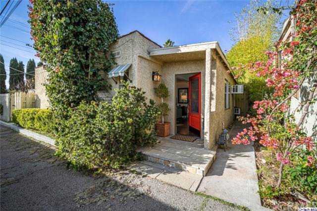 1301 1/2 Dorothy Drive Glendale, CA 91202