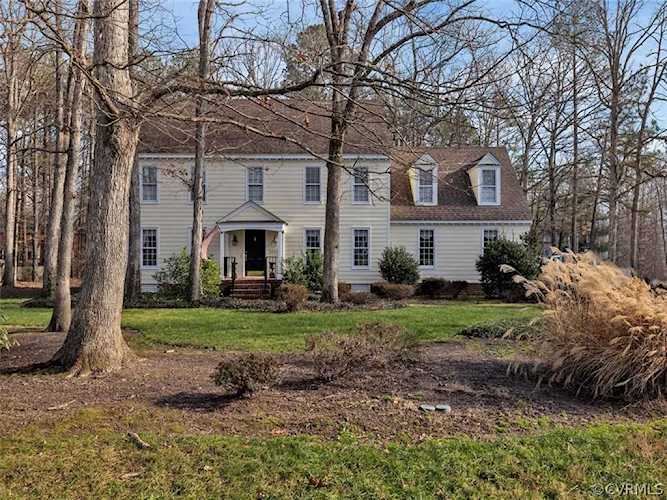 2001 Heathland Dr Midlothian, VA 23113