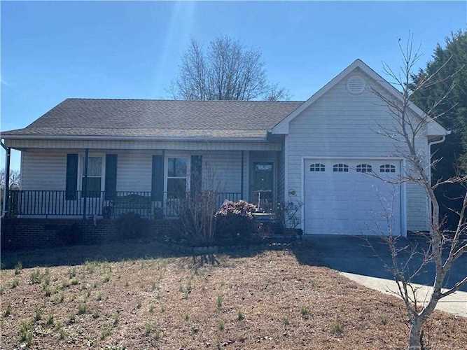 306 Kernstown Rd Raeford, NC 28376