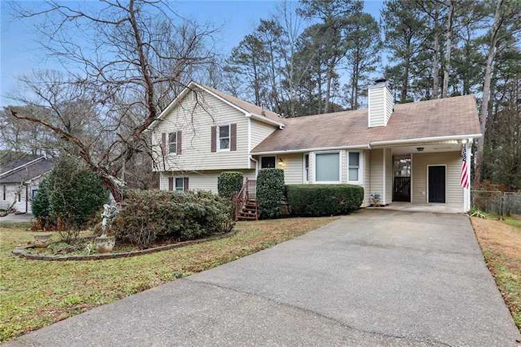 1380 Ashbrook Dr Lawrenceville, GA 30043