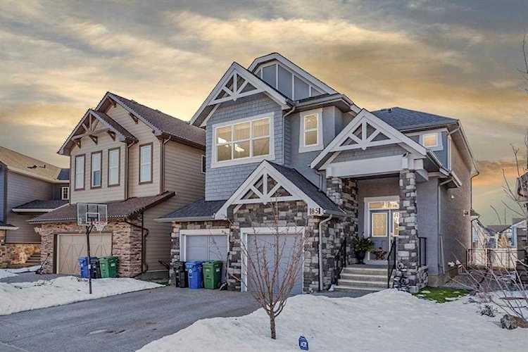 85 Legacy Ln SE Calgary, AB T2X 1Y7
