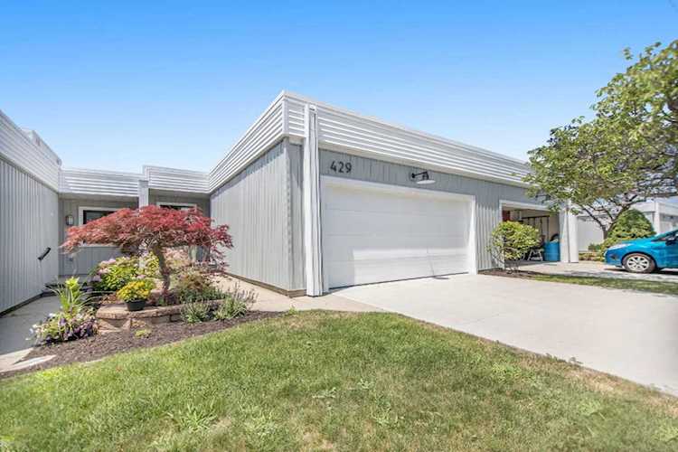 429 Sand Dr Grand Haven, MI 49417