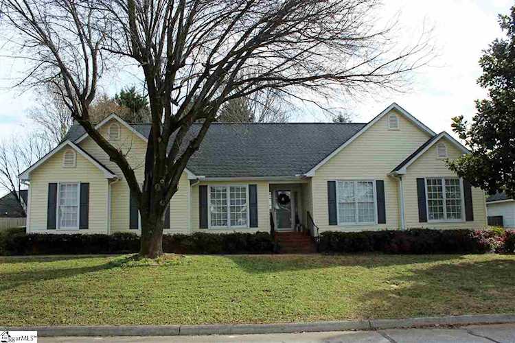 6 Bartles Ct Simpsonville, SC 29681
