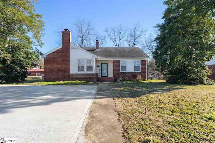 405 Magnolia St Joanna, SC 29351