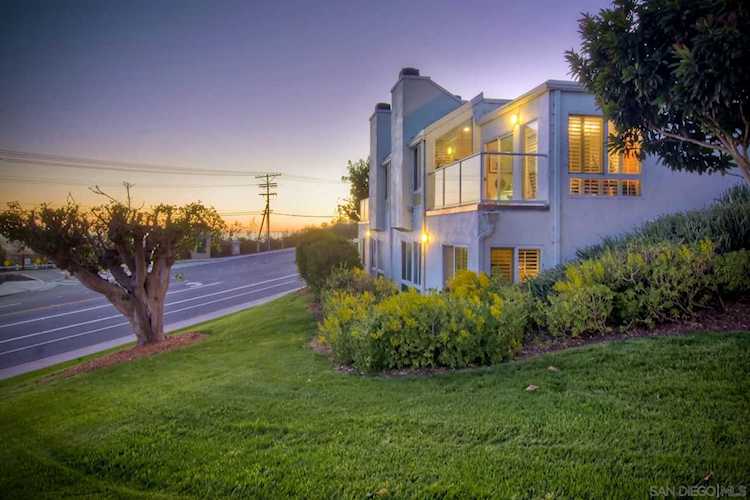 319 Arcaro Solana Beach, CA 92075