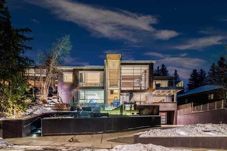 2906 Marquette St SW Calgary, AB T2T 3E3