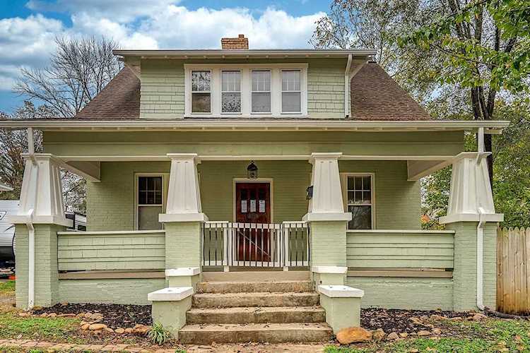 1930 SW Carter Roanoke, VA 24015