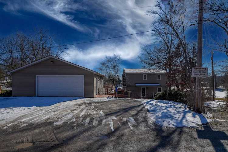 1019 N Lakeview Dr Lowell, IN 46356