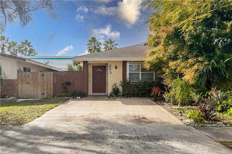 253 SW 35th Ave Deerfield Beach, FL 33442