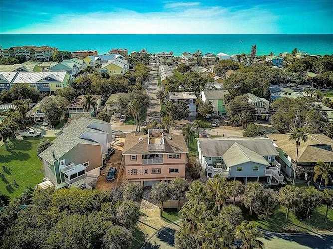 621 2nd St Indian Rocks Beach, FL 33785