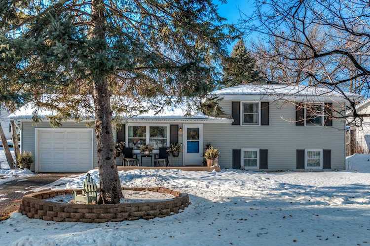 301 Pinewood Drive Apple Valley, MN 55124