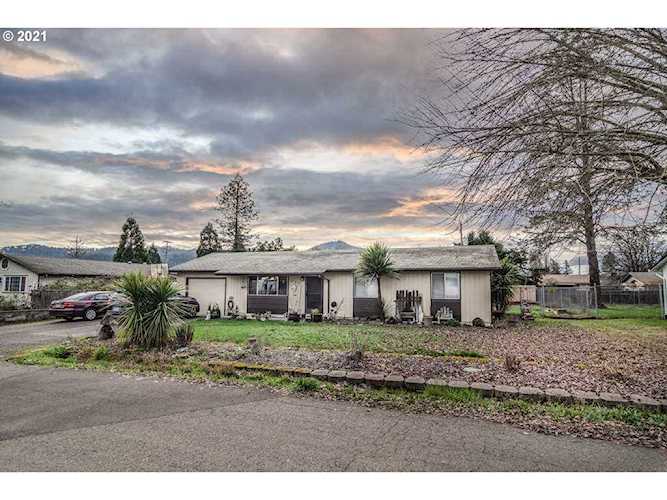 337 Eddy St Sutherlin, OR 97479