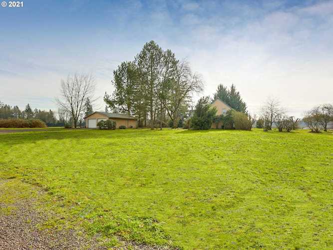 9300 NE Parrish Rd Newberg, OR 97132