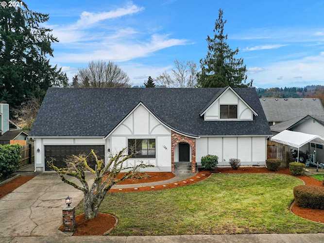 144 Alameda Dr Kelso, WA 98626