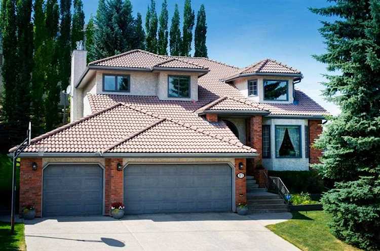 83 Patterson Crescent SW Calgary, AB T3H 2B9