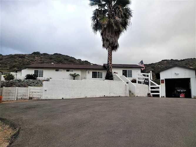 925 Kelly Dr El Cajon, CA 92019