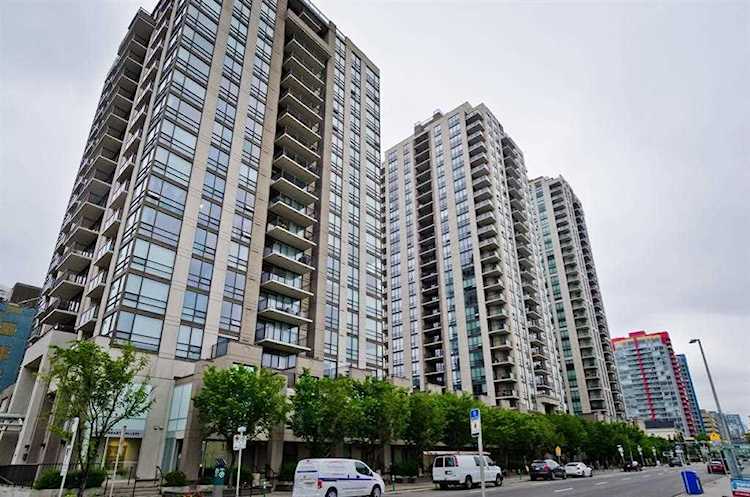 1118 12 Ave SW #2305 Calgary, AB T2R 0J7