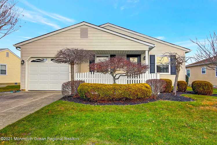 38 San Carlos St Toms River, NJ 08757