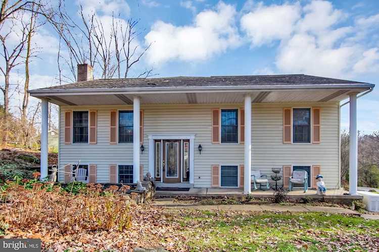 4905 Bossler Rd Elizabethtown, PA 17022