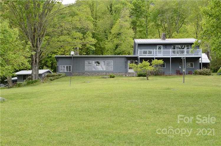 745 Hickory Springs Rd Burnsville, NC 28714