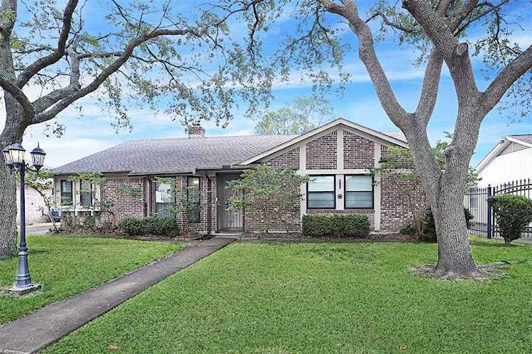 9210 Stroud Dr Houston, TX 77036