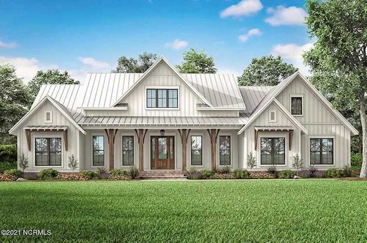 127 W Colonnade Drive Hampstead, NC 28443