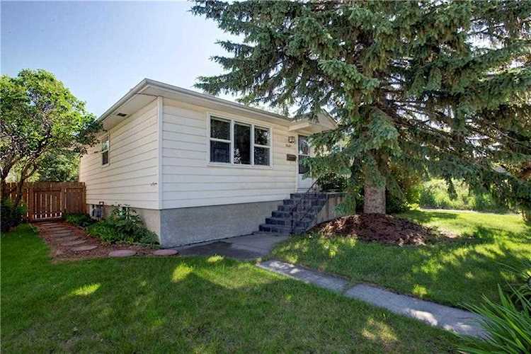 2451 28 Ave SW Calgary, AB T2T 1L1