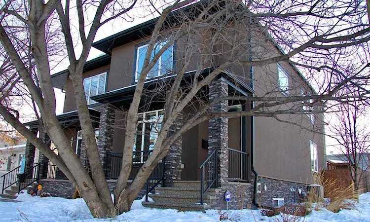 4539 17 Ave NW Calgary, AB T3B 0N9