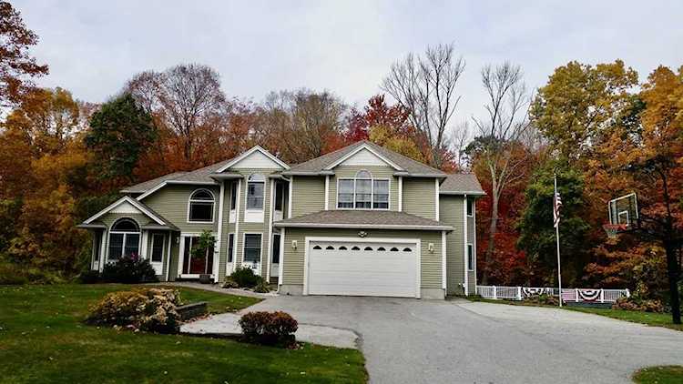 2 Martin Dr Tyngsborough, MA 01879