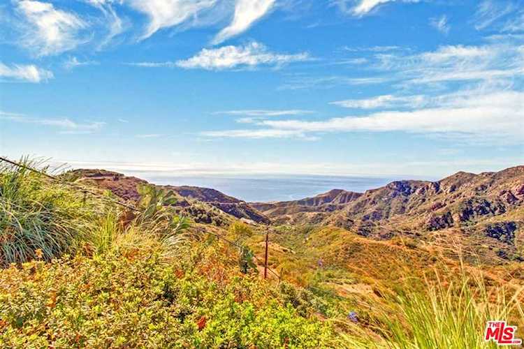 23318 W Paloma Blanca Drive Malibu, CA 90265